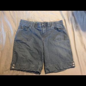 Stretchy pinstriped shorts